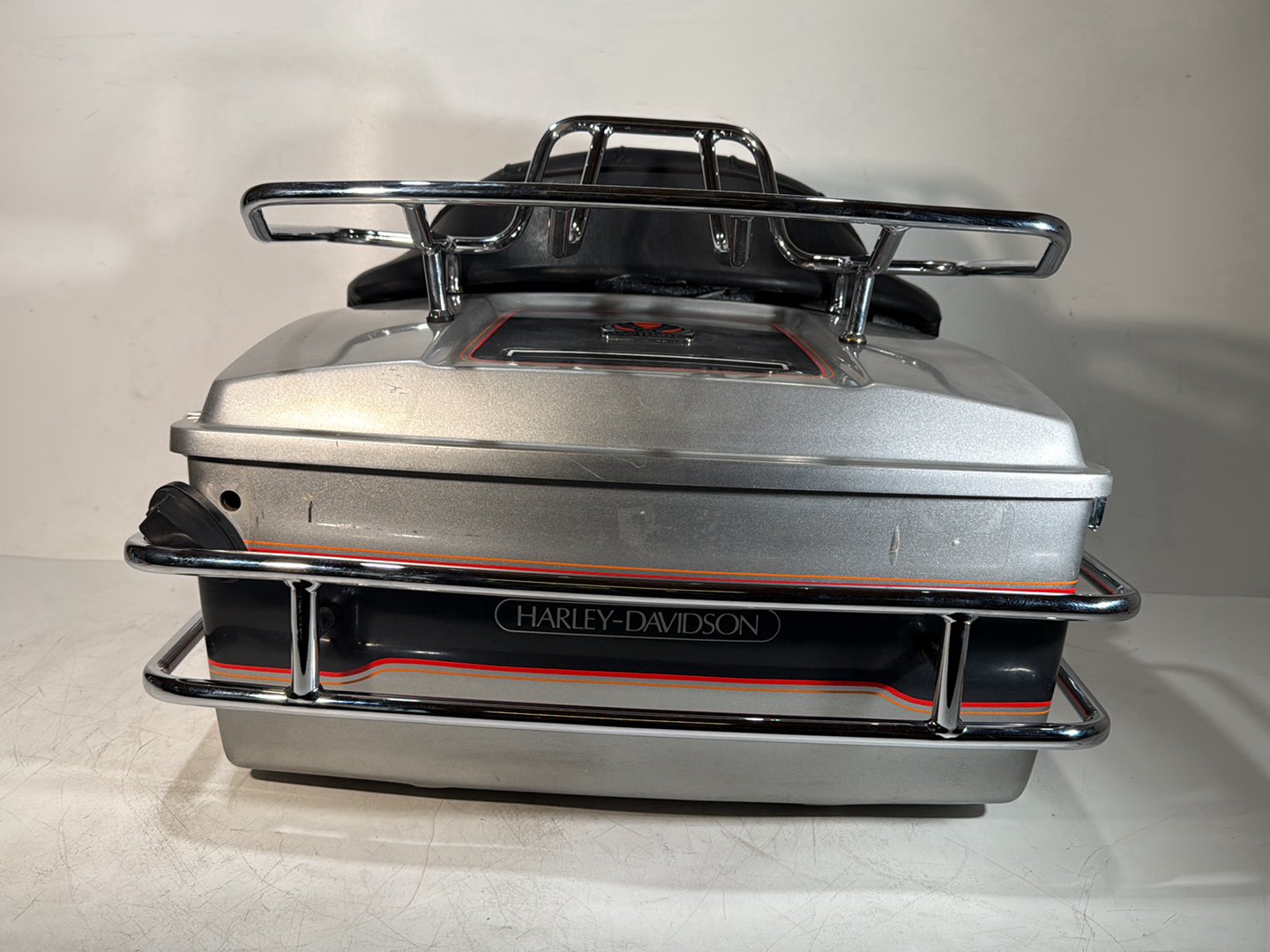 1984 - 1998 Harley-Davidson Touring Electra Glide Classic Rear Tour Pak Trunk Luggage Box NOKey 53275-90