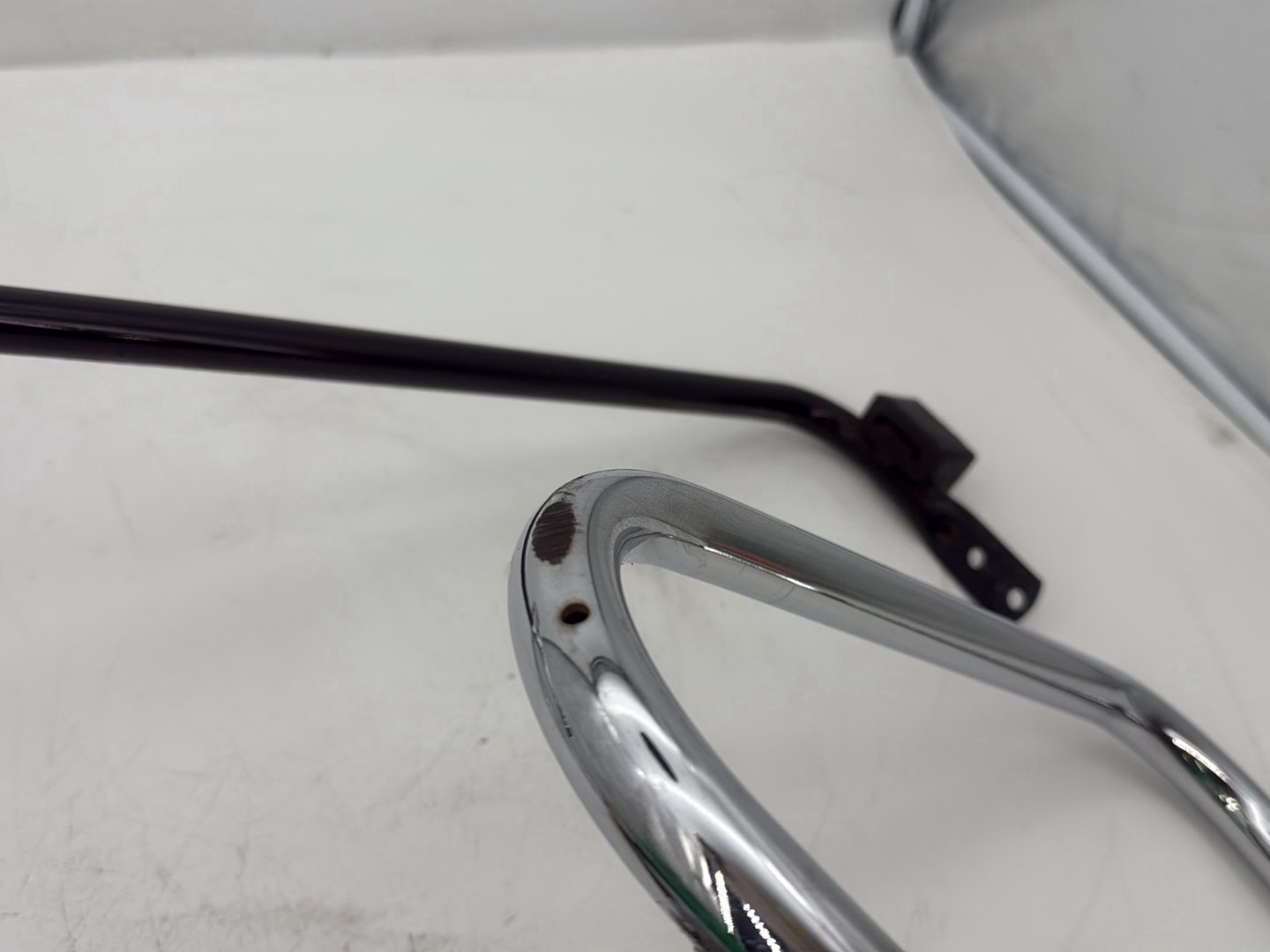 2005 Harley Touring FLHRCI Road King Classic OEM Rear Left Right Saddlebag Guard Rails Bar