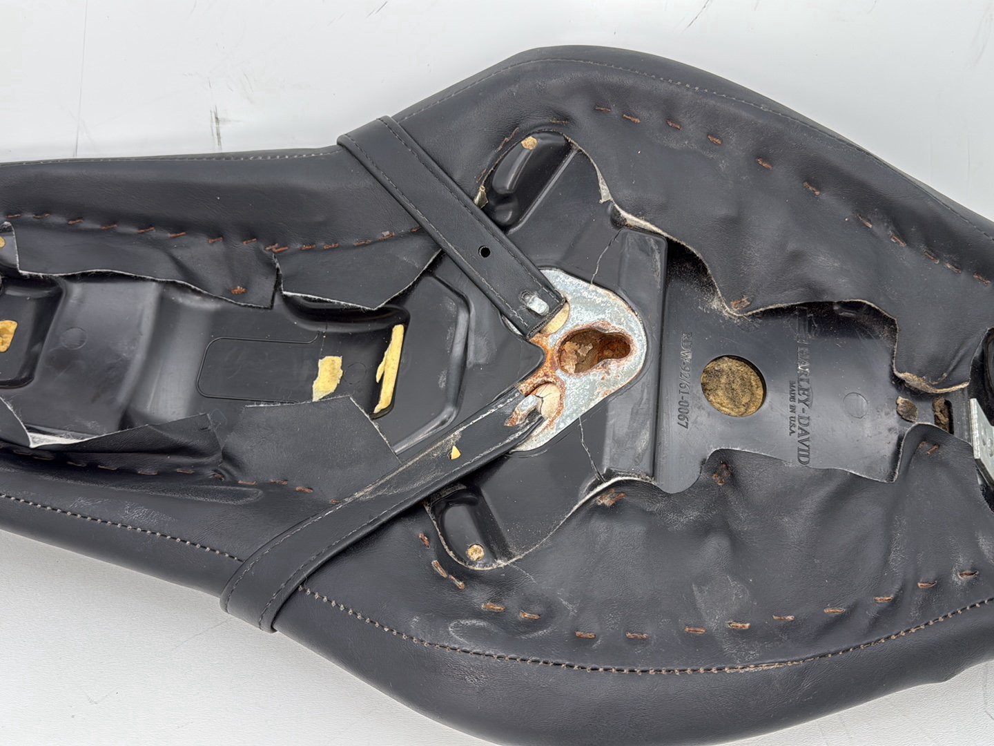 2004 - 2013 Harley-Davidson Sportster 1200 Custom Passenger Rider Driver Seat Saddle