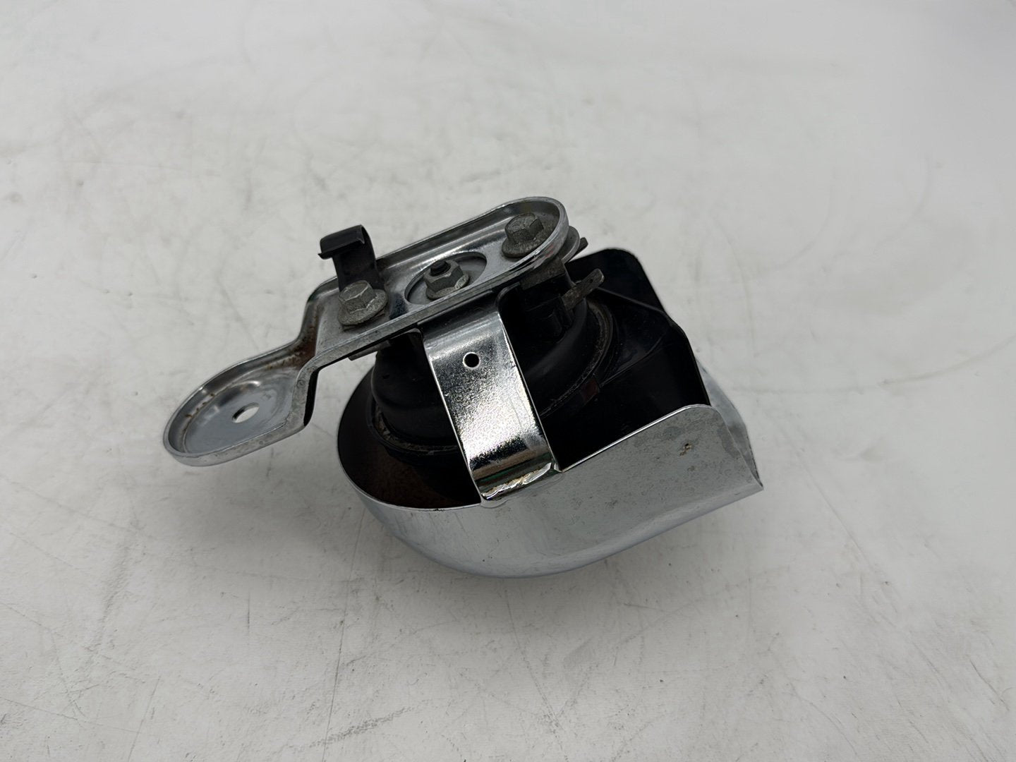 08 Harley Touring FLHTCU Electra Glide Ultra OEM Horn Signal Klaxon Chrome Cover