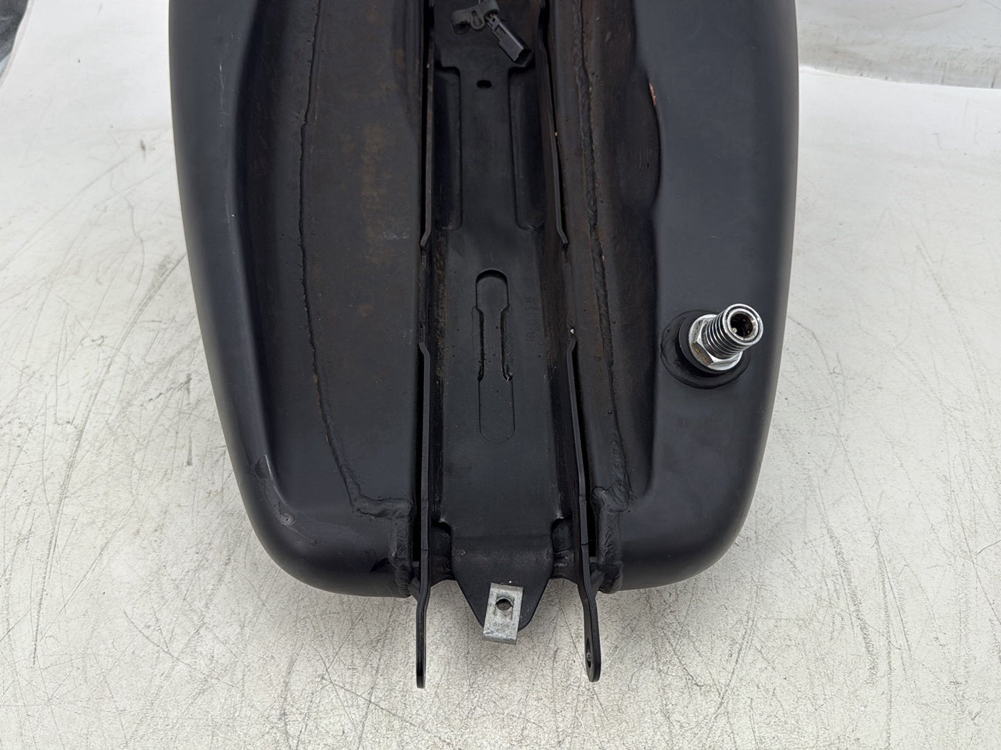 2007 Harley Dyna Street Bob FXDBI OEM Fuel Gas Tank Gasoline Reservoir