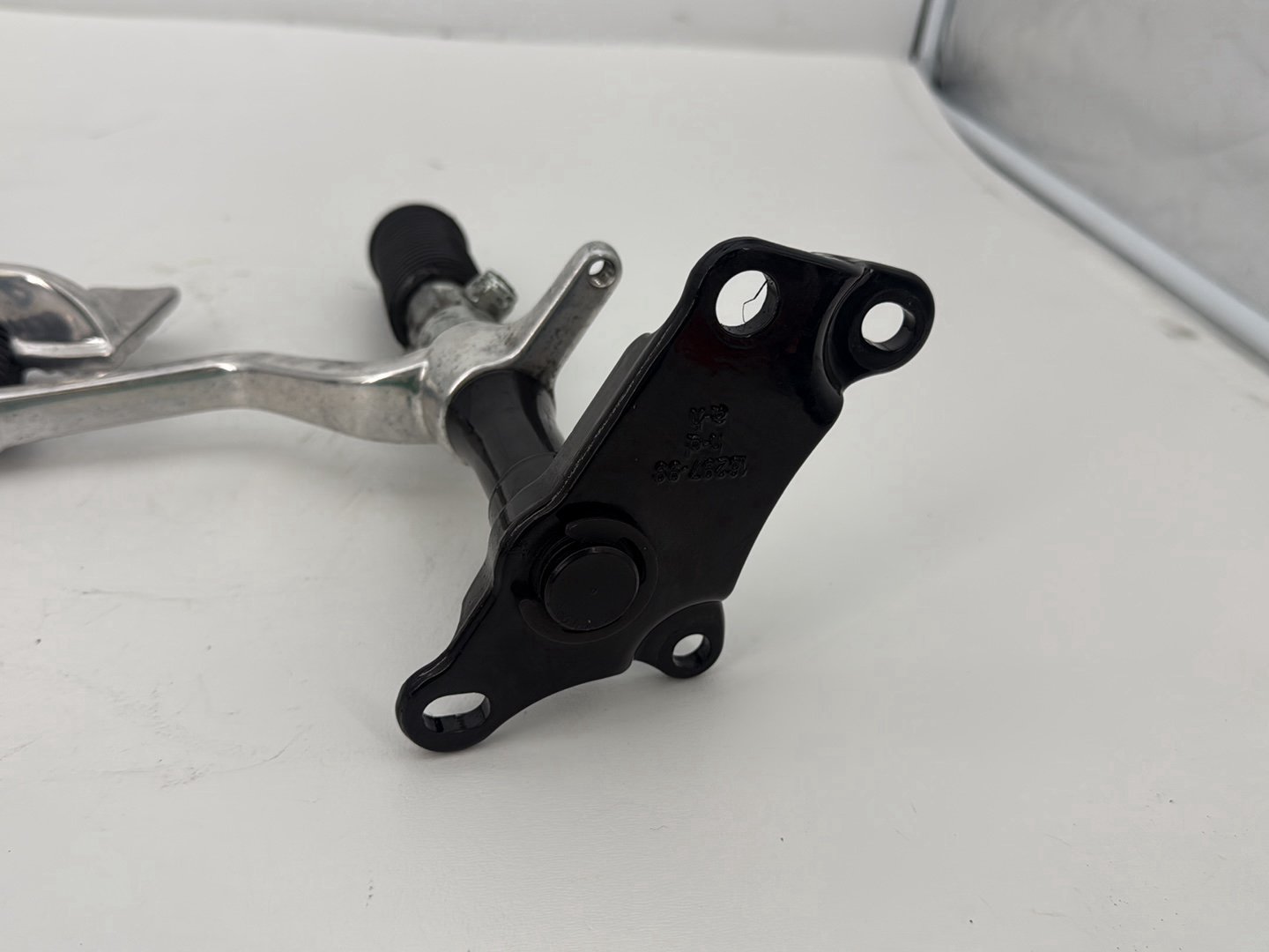 2003 Harley Sportster XL1200C 1200 Custom Anniversary OEM Left Right Foot Brake Control Pegs