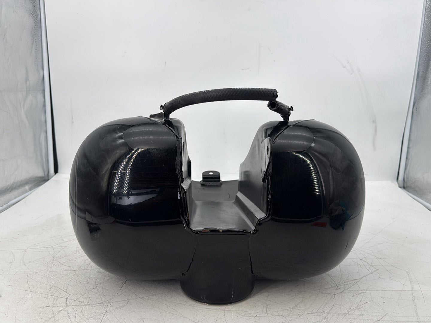 04 Harley Touring Electra Glide OEM Fuel Gas Tank Gasoline Reservoir * DENTED *