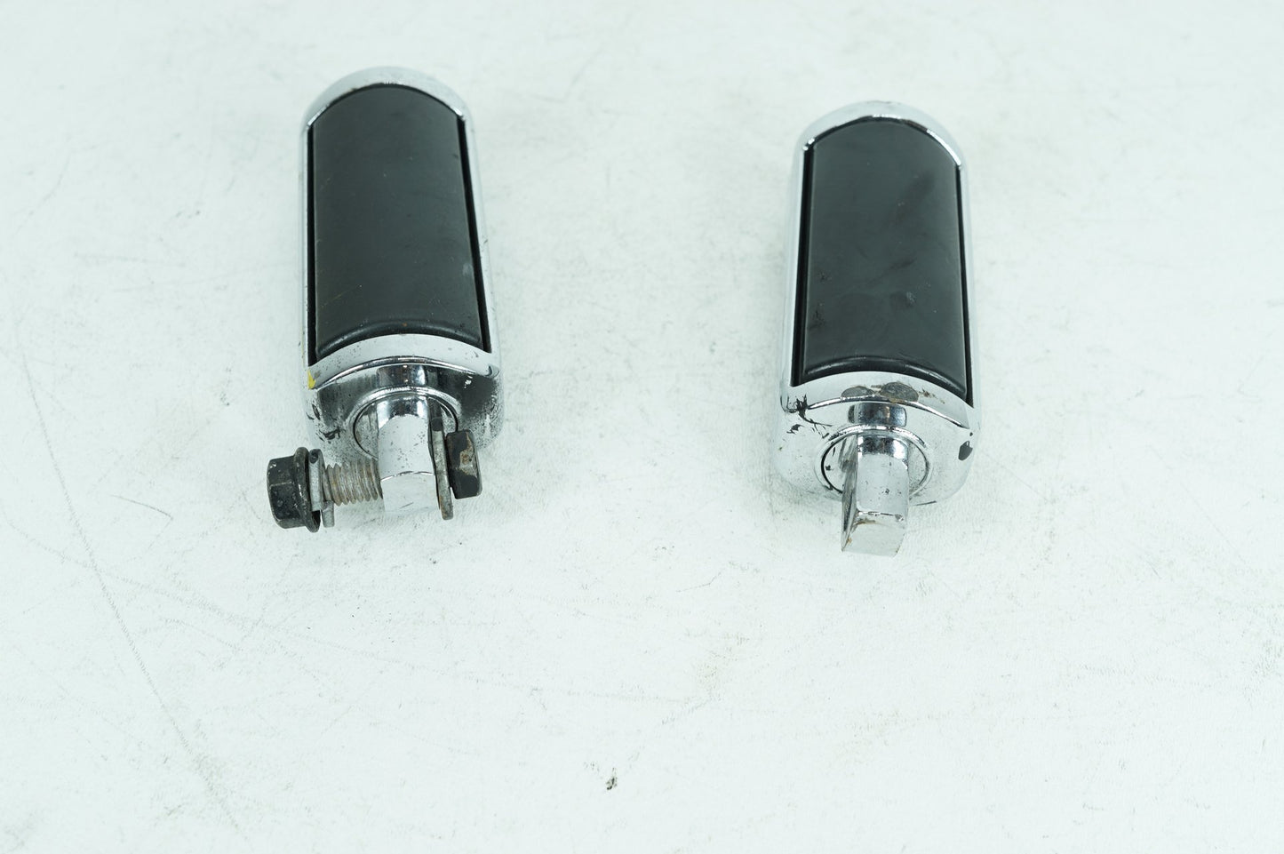 2000 - 2006 Harley-Davidson Softail Deuce Left & Right Step Foot Rest Pegs B07NVXY9VR