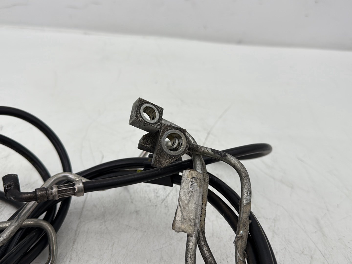 2014 Harley Street Glide Touring FLHXS OEM Front Brake Hose Line Pipe ABS
