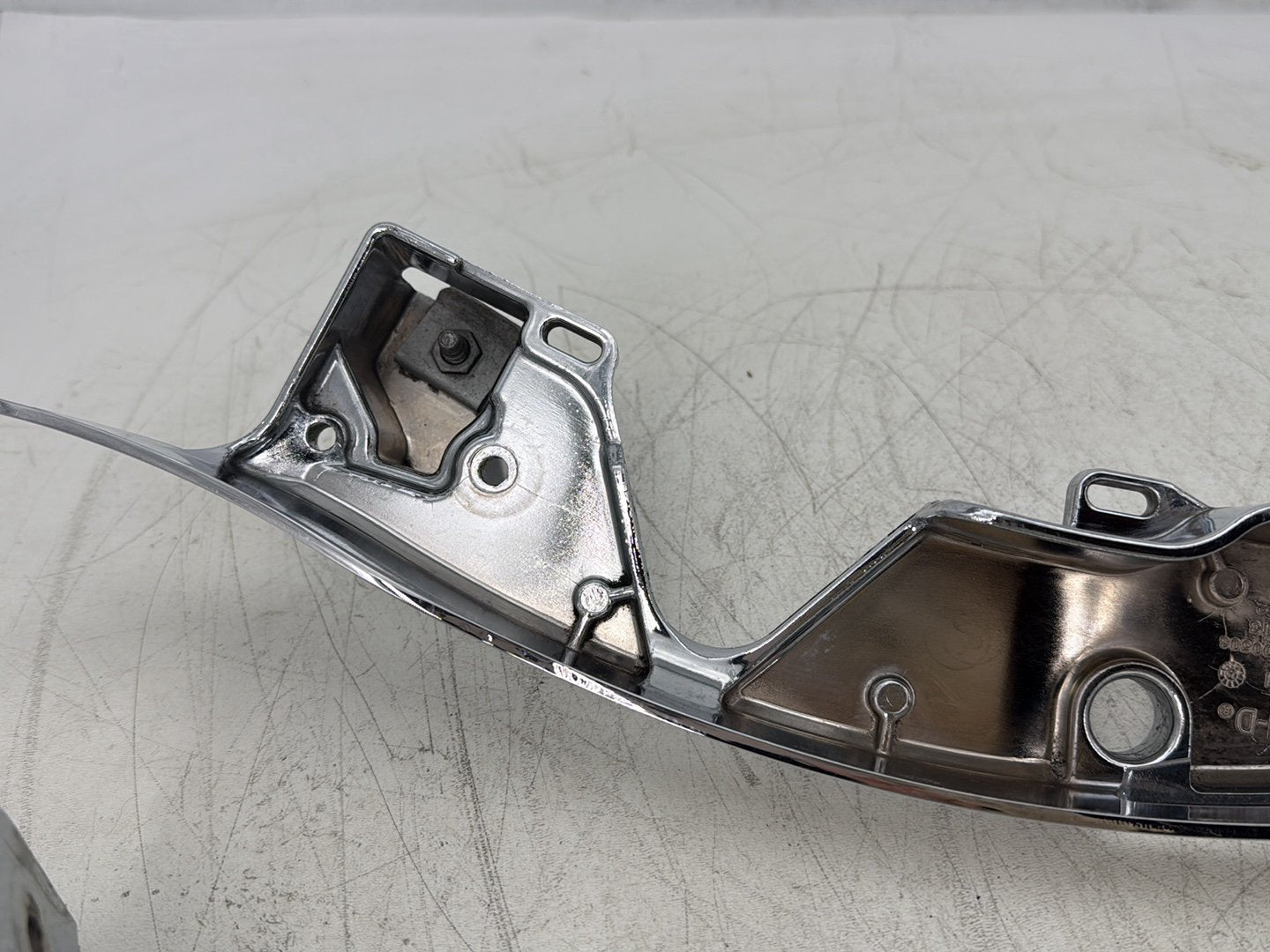 2016 Harley Road King Touring FLHR OEM Left Right Saddlebag Fender Struts Brackets