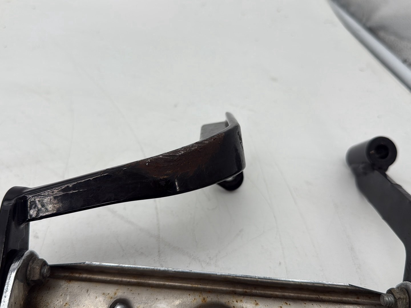 2013 Harley Electra Glide Touring Ultra FLHTCUI OEM Left Right Driver & Pass Floorboard Foot Rest