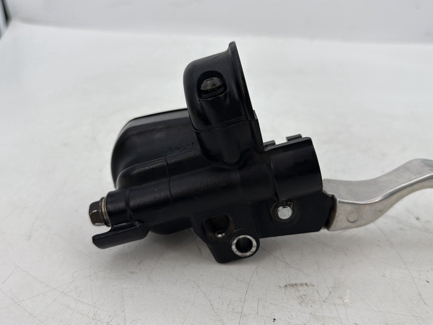 2006 Harley Sportster XL883C 883 Custom OEM Front Right Brake Lever Master Cylinder
