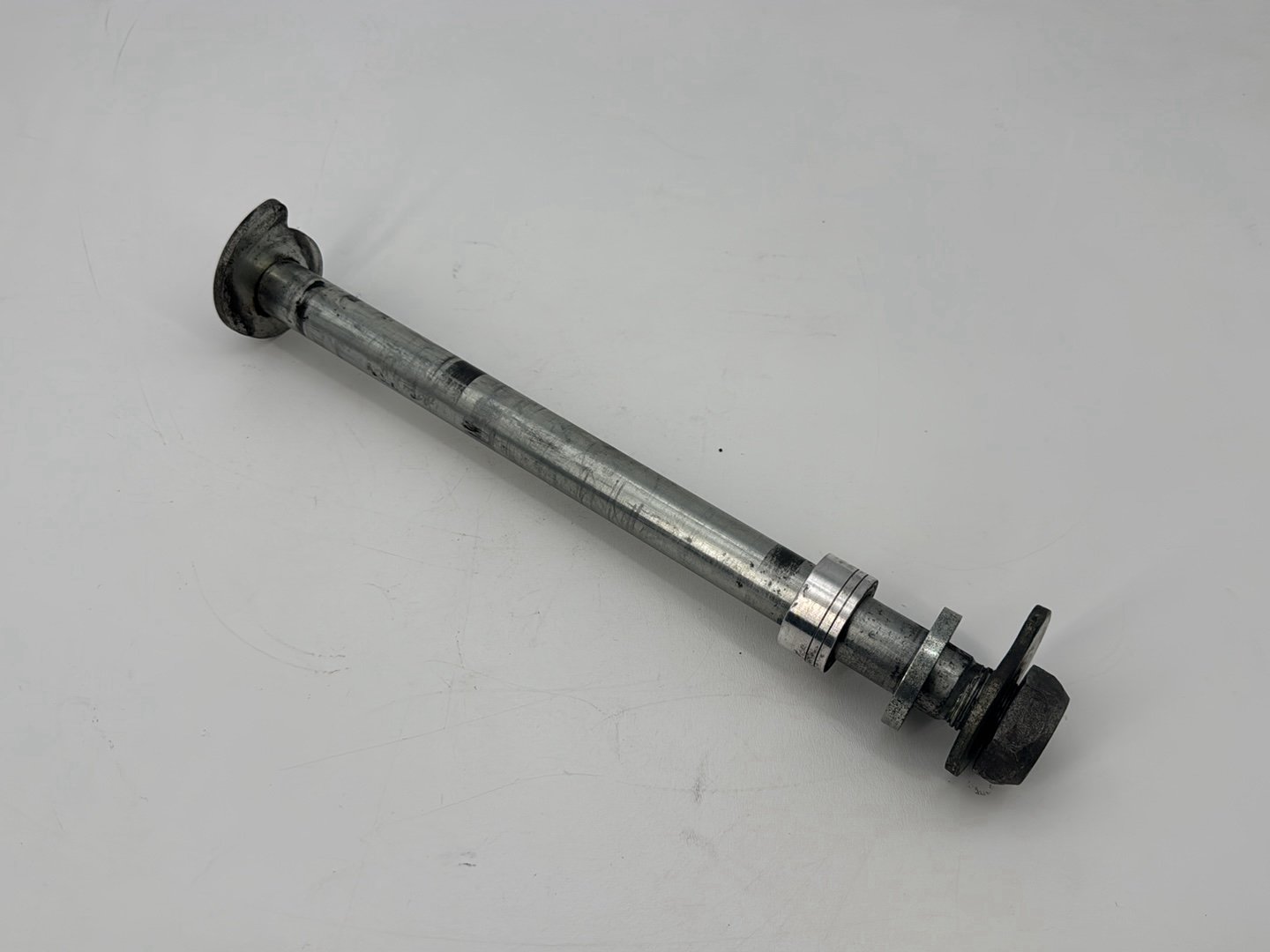 2007 - 2012 Harley-Davidson Touring Road Glide Rear Wheel Axle Bolt Shaft 41056-09