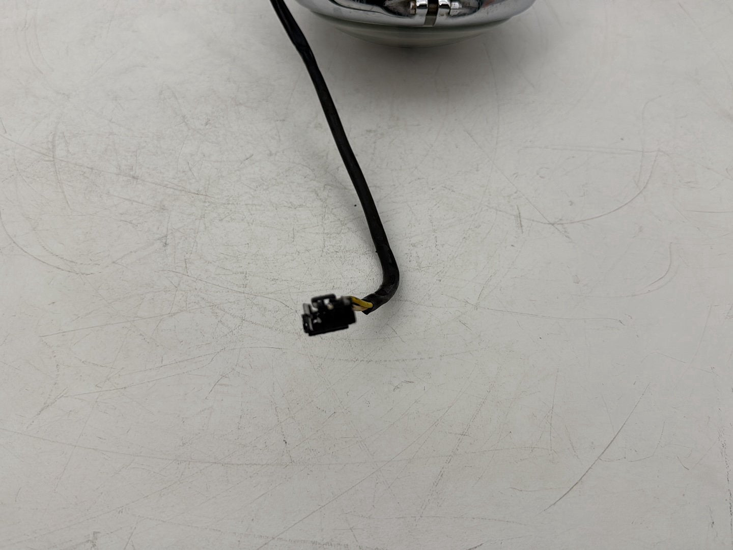 1999 - 2006 Harley-Davidson Dyna Super Glide Headlight Headlamp Head Light Halogen 69675-05A