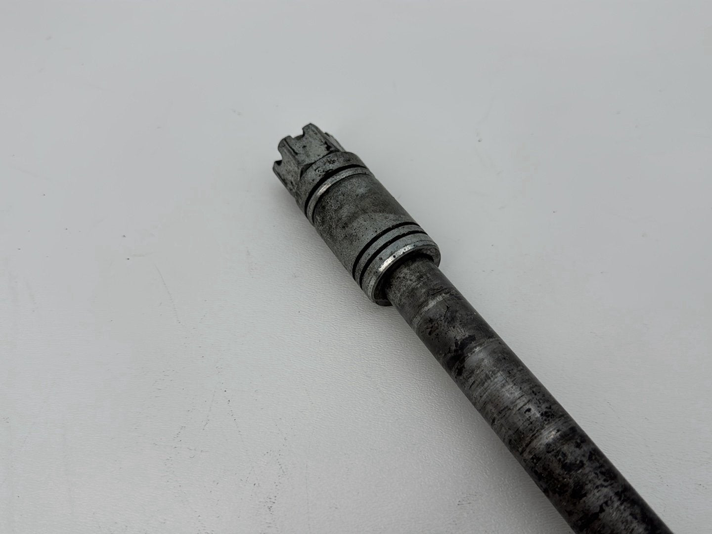 1999 - 2006 Harley-Davidson Touring Electra Glide Classic Rear Wheel Axle Bolt Shaft 41110-89