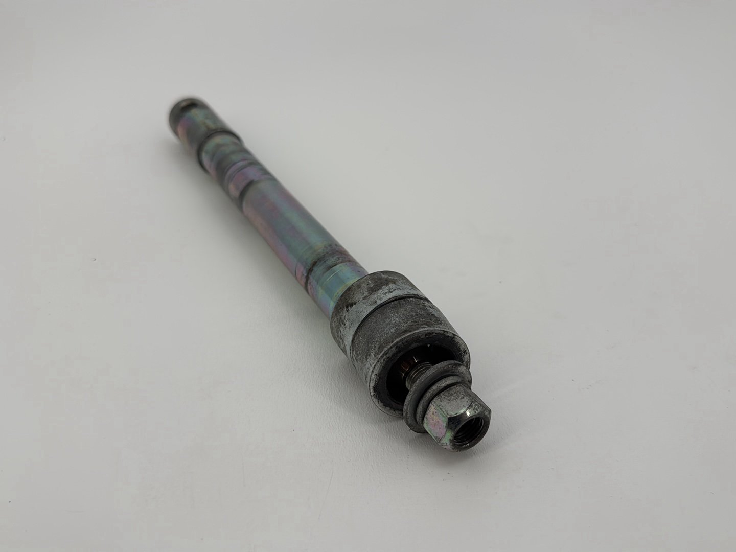 2006 - 2017 Harley-Davidson Dyna Street Bob Front Wheel Axle Bolt Shaft 40928-06