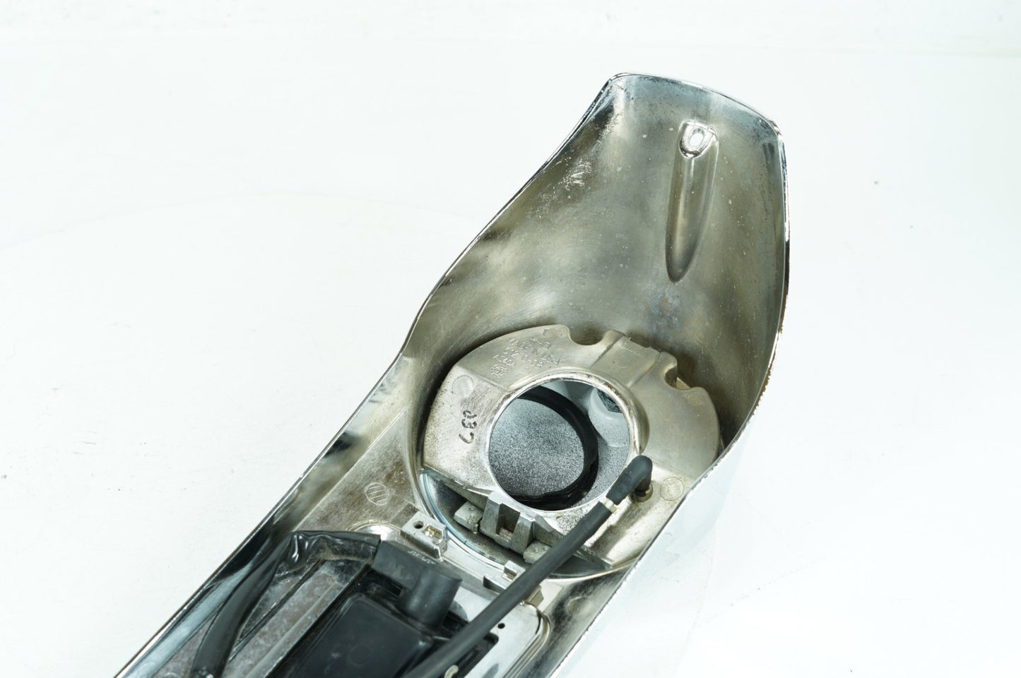2007 - 2012 Harley-Davidson Touring Electra Glide Ultra Fuel Gas Tank Dash Console NOKey 61270-08