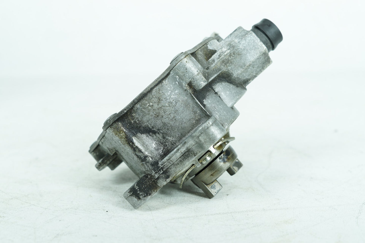 2013 - 2015 Jaguar XF Brake Vacuum Pump