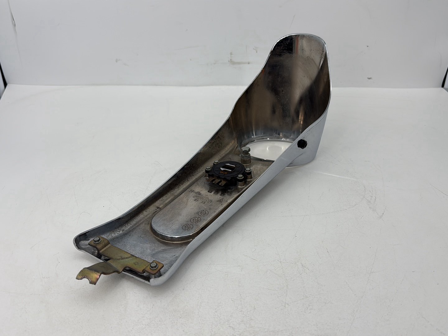 Harley-Davidson Misc Fuel Gas Tank Dash Console NOKey 60960-99