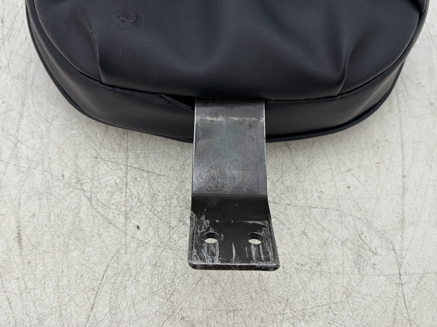 1998 Harley Touring FLHTCUI Electra Glide Ultra OEM Rider Driver Backrest Adjustable Cushion Pad