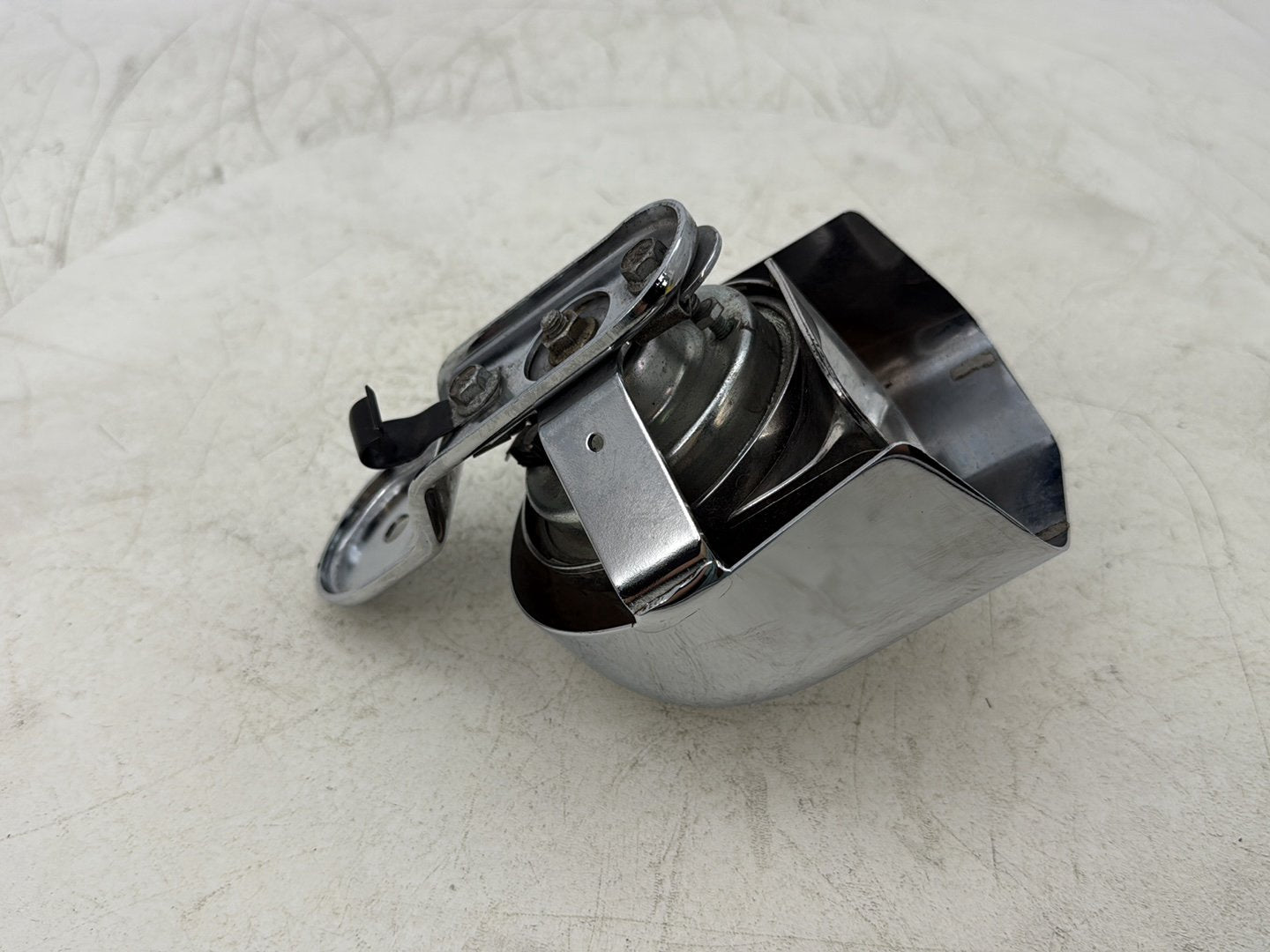1998 Harley Touring FLHTCUI Electra Glide Ultra OEM Horn Signal Klaxon Chrome Cover