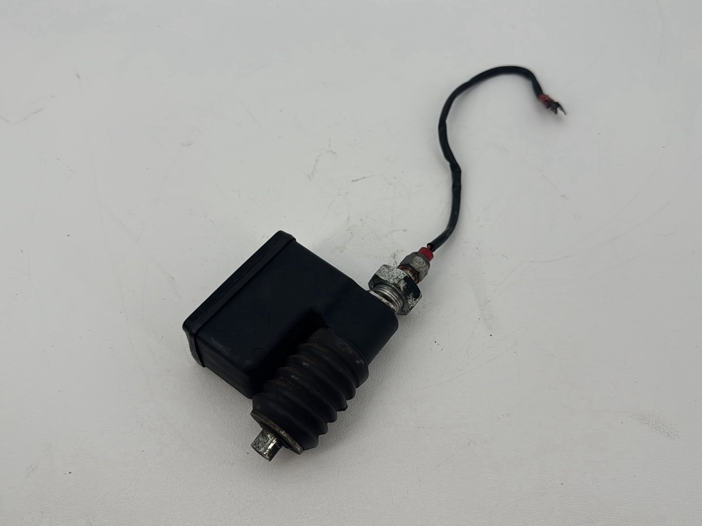 1999 - 2006 Harley-Davidson Dyna Low Rider Rear Brake Master Cylinder Reservoir