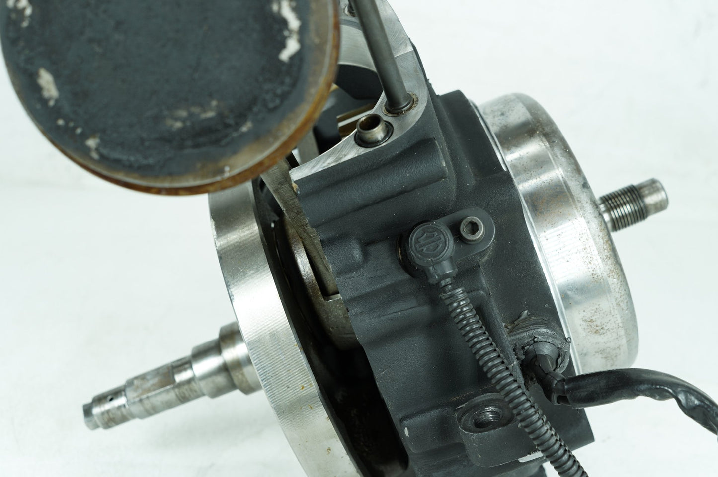 1999 - 2006 Harley-Davidson Touring Road King Crankcase Shaft Engine Motor Cover 23957-99E