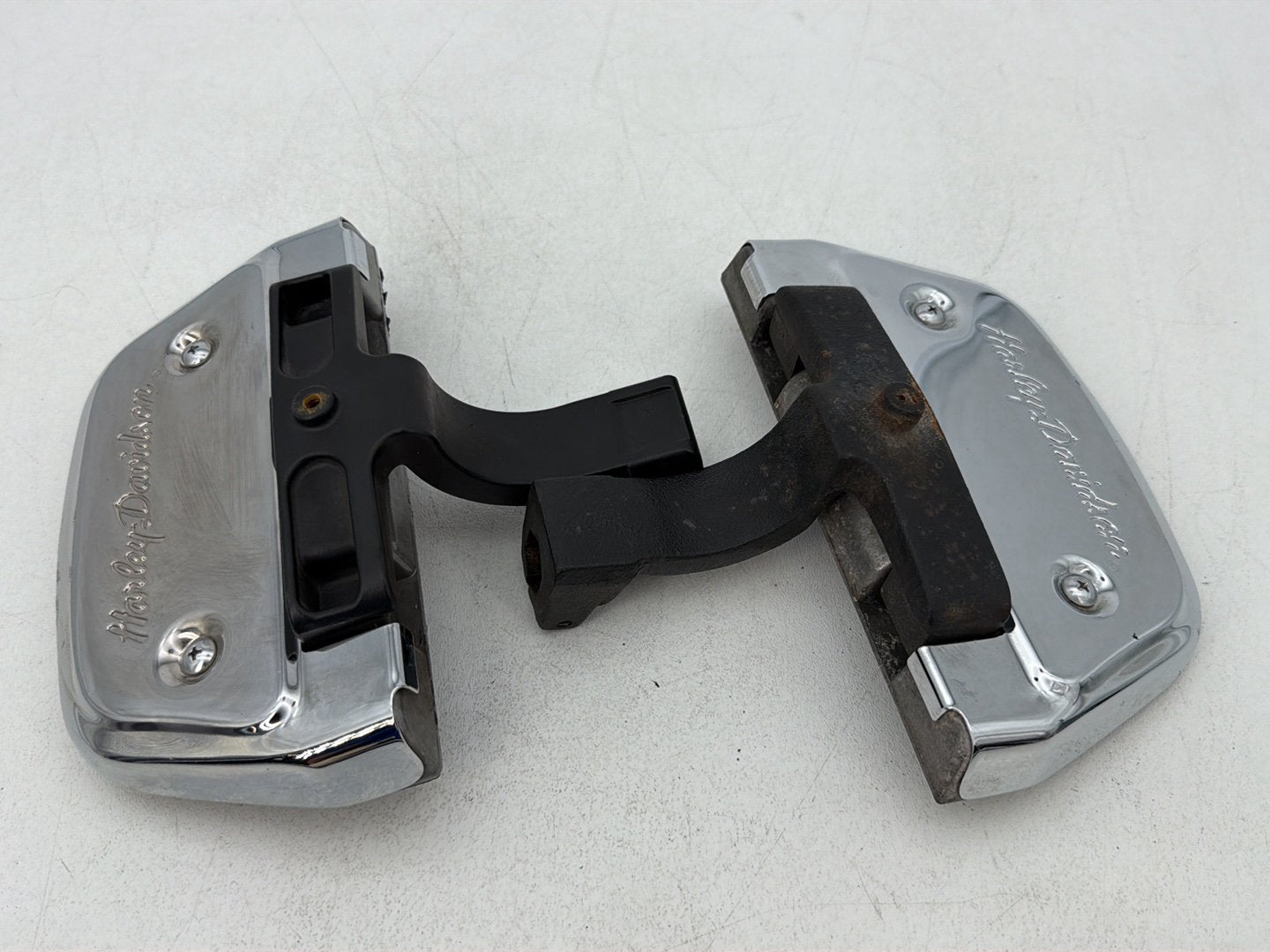 1986 - 1998 Harley-Davidson Softail Heritage Classic Left & Right Passenger Floorboard Foot Rest 50602-89B