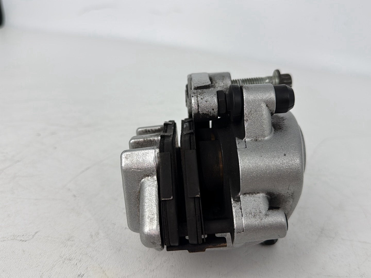 2005 Harley Sportster XL883C 883 Custom OEM Front Left 1 Brake Caliper 44121-04A