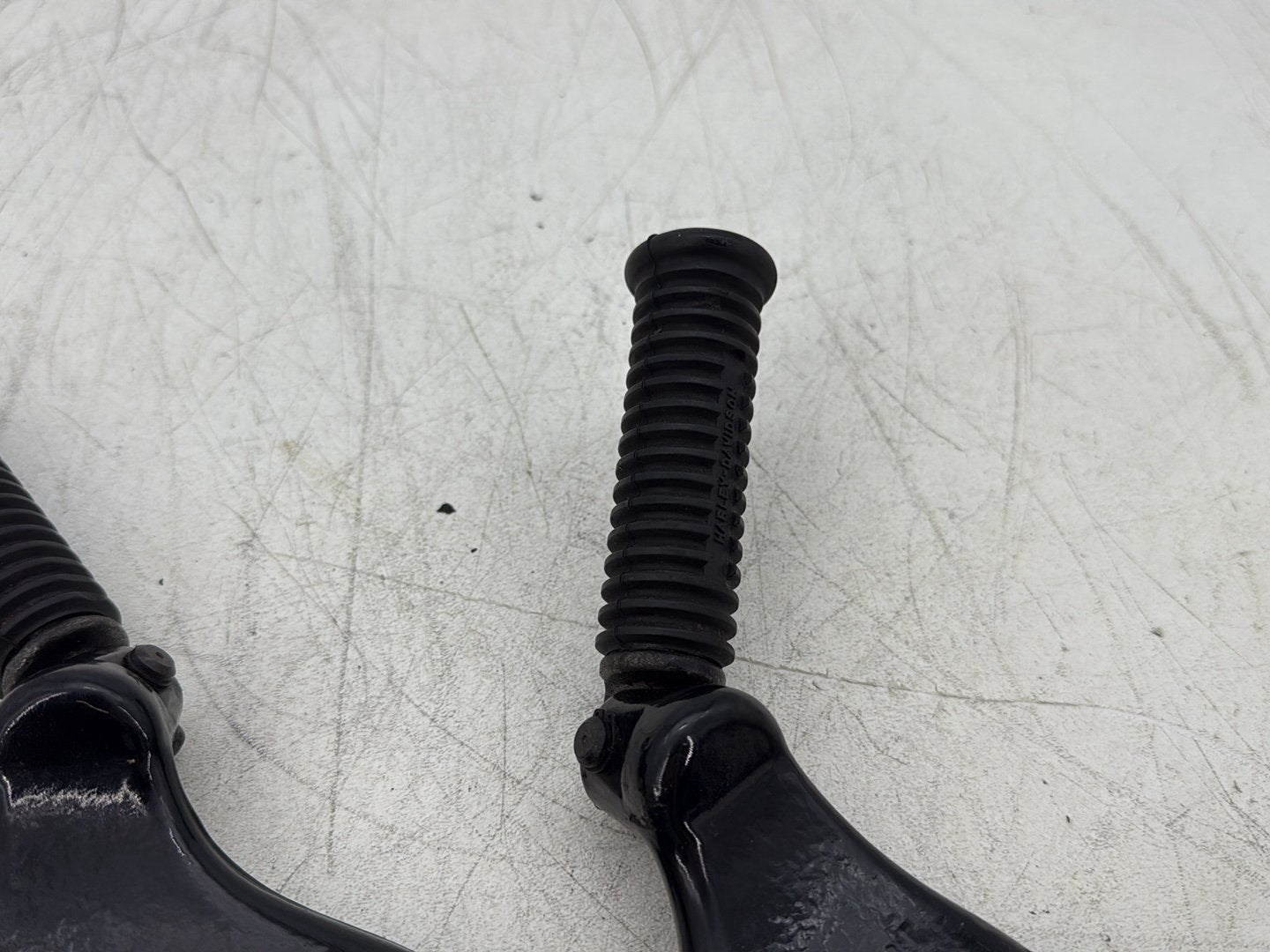 2004 Harley Sportster XL883C 883 Custom OEM Passenger Left & Right Foot Pegs