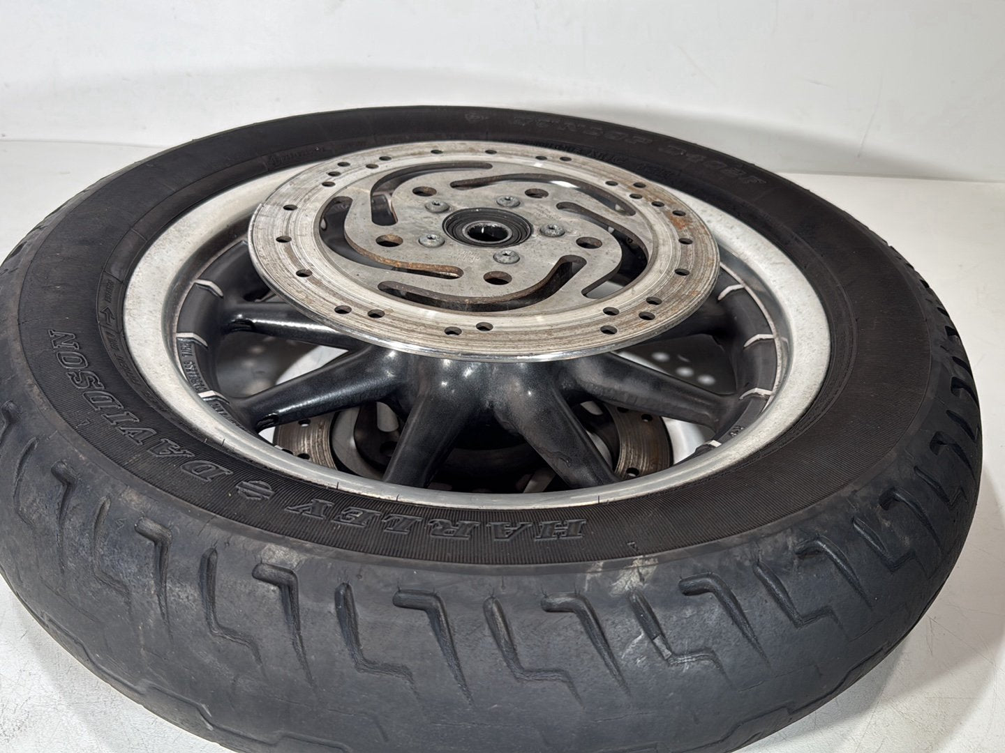 1999 - 2006 Harley-Davidson Touring Road King Police Front Wheel Rim Tire MT90B16 72H, Dunlop, 16"