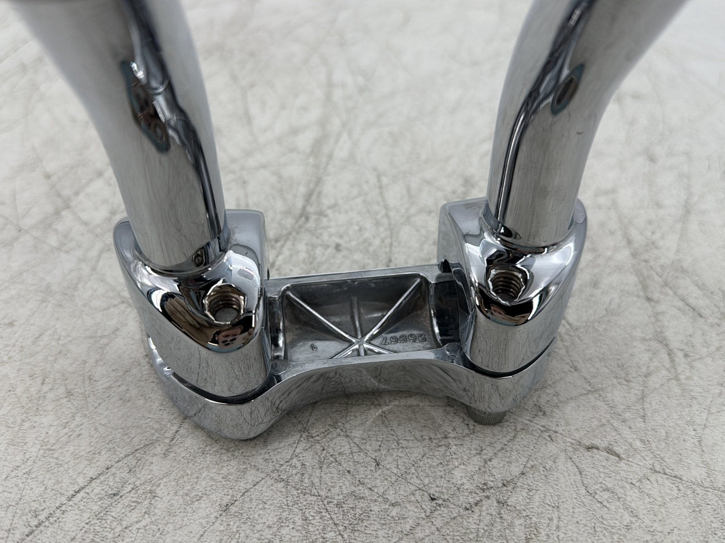 2000 Harley Softail FLSTC Heritage Classic OEM Front Handlebar Riser Top Clamp Chrome