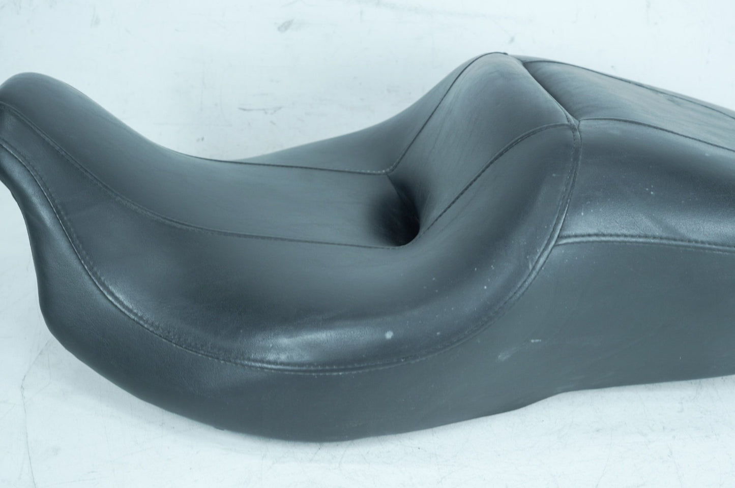 2007 - 2011 Harley-Davidson Touring Electra Ultra Passenger Rider Driver Seat Saddle 52164-10