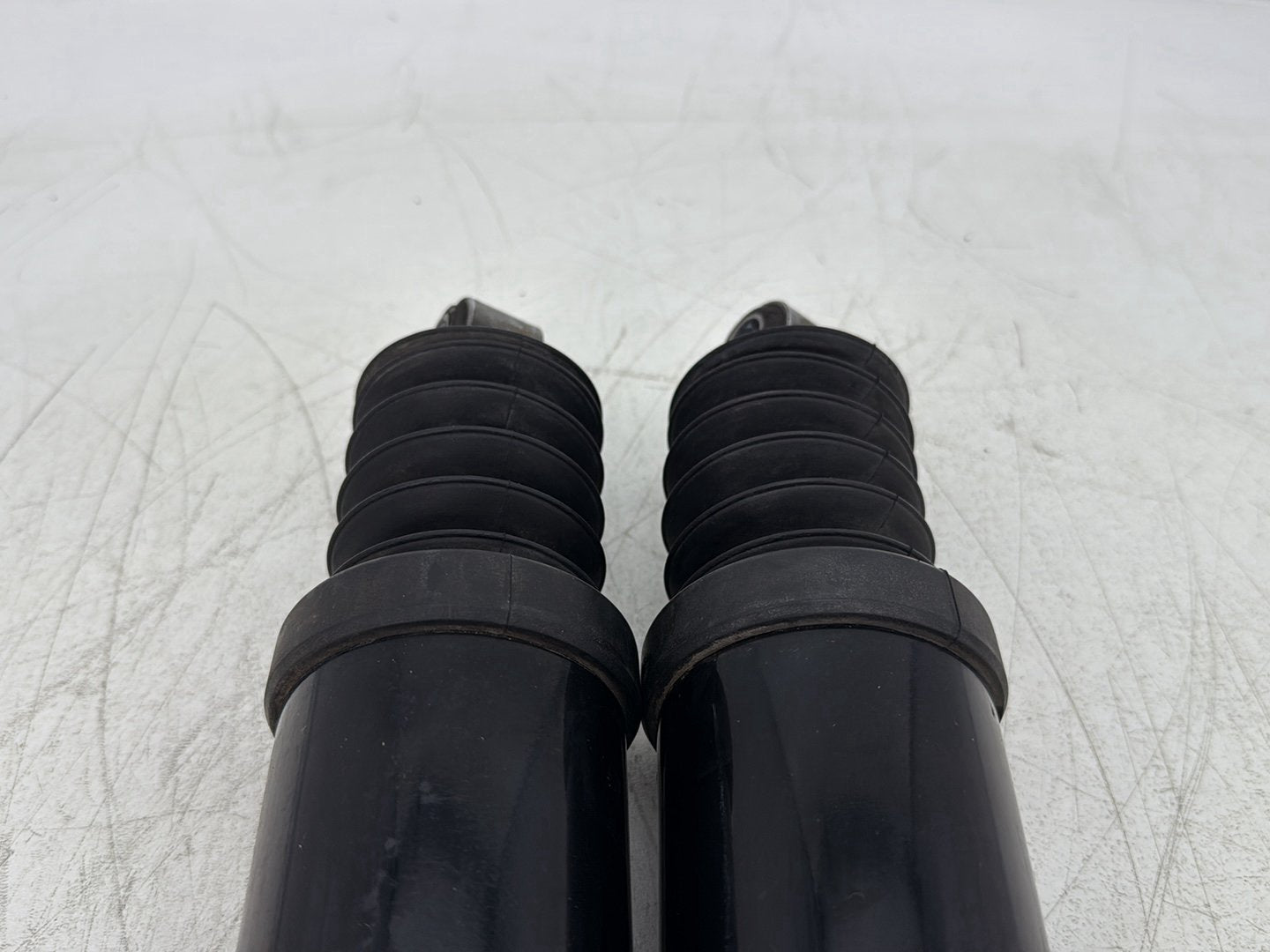 2004 Harley Road King Touring Custom FLHRSI OEM Rear Left Right Shock Absorbers