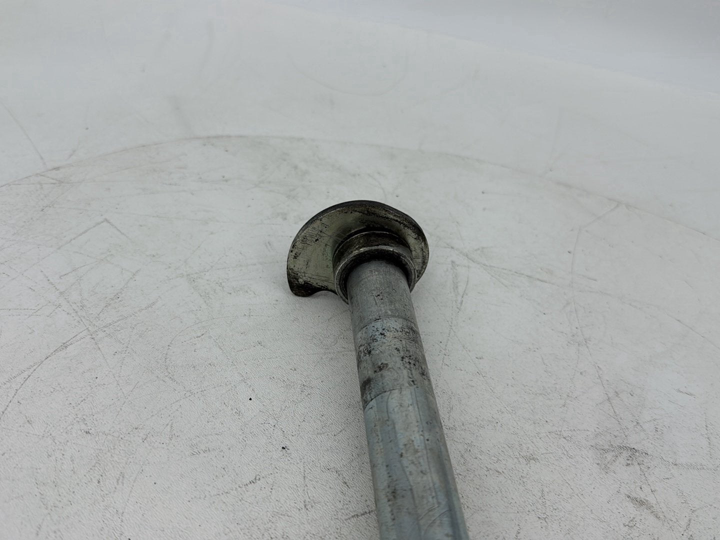 1999 - 2006 Harley-Davidson Touring Electra Glide Rear Wheel Axle Bolt Shaft 41056-02