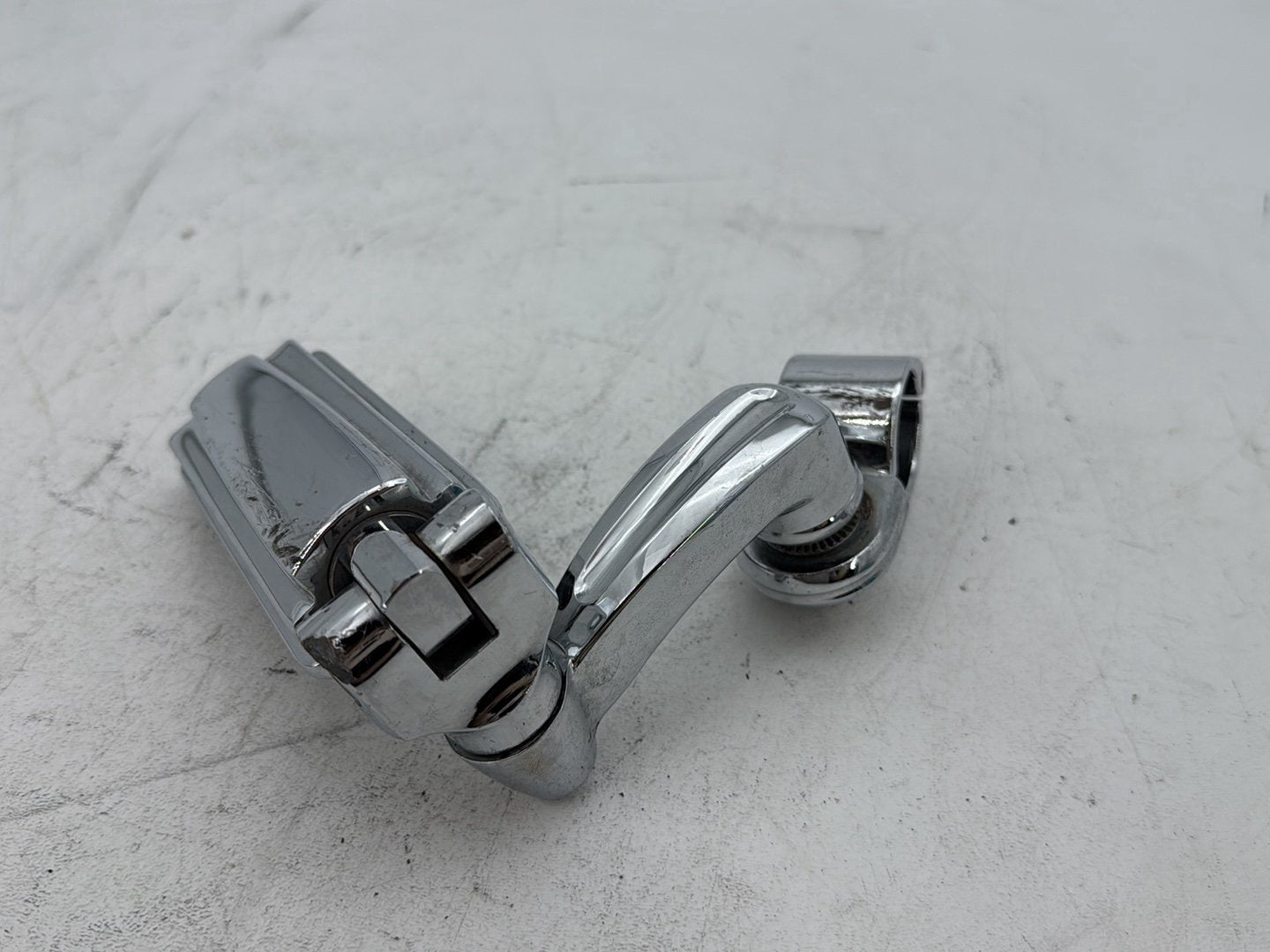 2003 Harley Electra Glide Touring Ultra FLHTCUI OEM Front Driver Highway 1 Foot Peg Rest