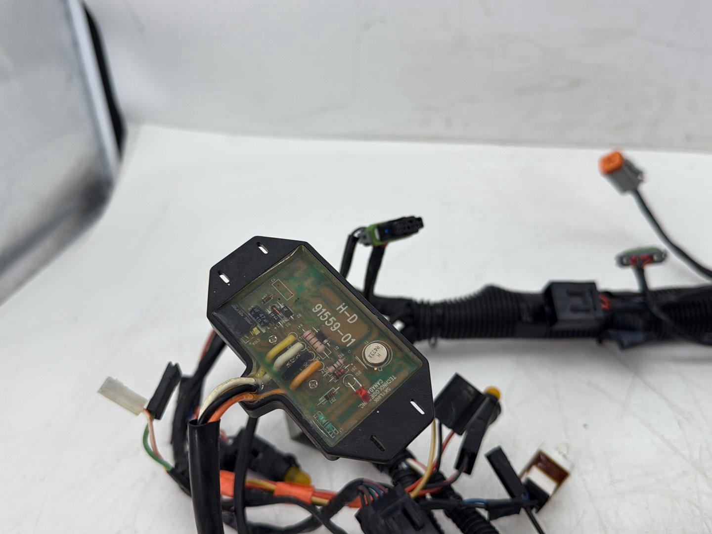 2005 Harley Electra Glide Touring Ultra FLHTCUI OEM Front Sub Wiring Harness Loom Interconnect
