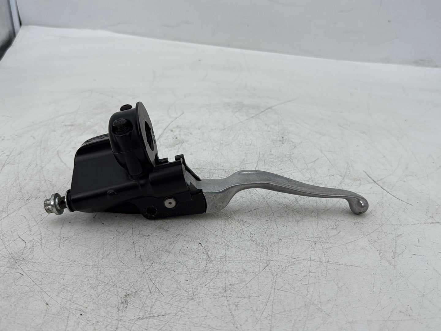2008 Harley Dyna FXDL Low Rider Anniversary OEM Front Right Brake Lever Master Cylinder