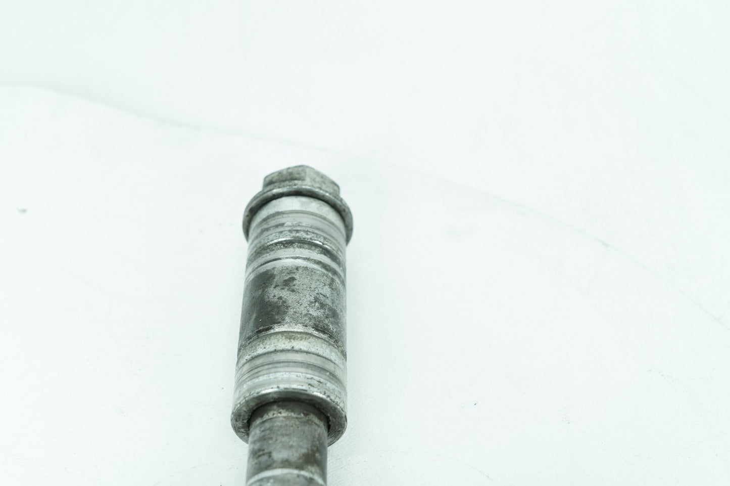 1984 - 1998 Harley-Davidson Touring Road King Classic Rear Wheel Axle Bolt Shaft 41110-79A