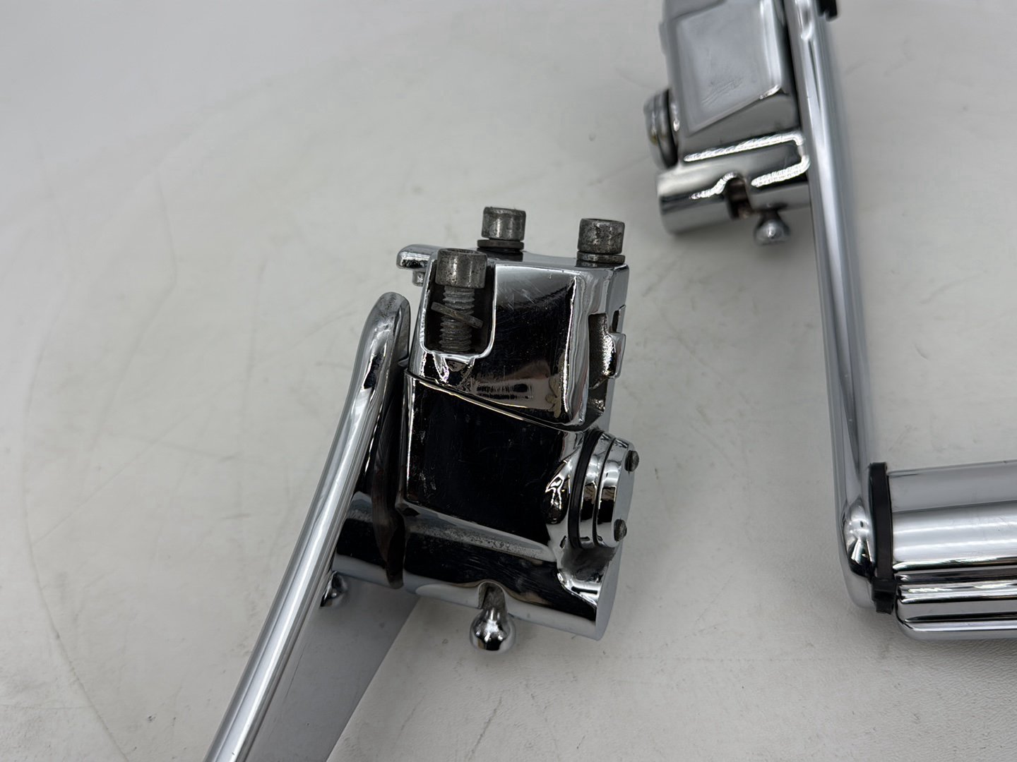 2007 - 2011 Harley-Davidson Touring Electra Glide Ultra Passenger Left & Right Foot Pegs Kuryakyn