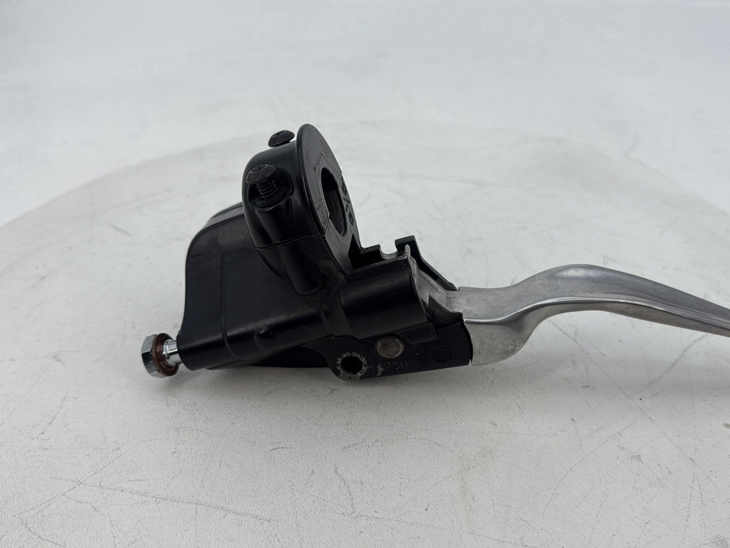 1999 - 2006 Harley-Davidson Softail Heritage Front Right Brake Lever Master Cylinder 45019-06