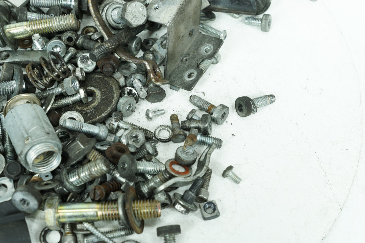 1984 - 1998 Harley-Davidson Touring Electra Glide Ultra Hardware Bolts Nuts & Brackets w/ Battery Cables