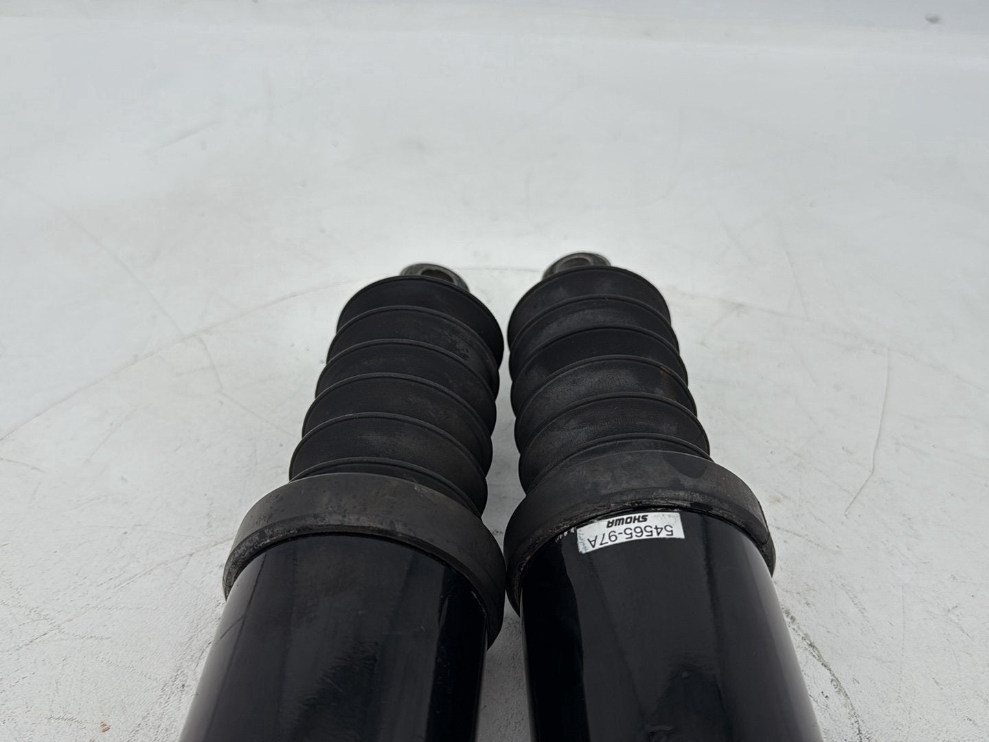 1999 - 2006 Harley-Davidson Touring Road King Police Rear Left Right Shock Absorbers 54565-97A
