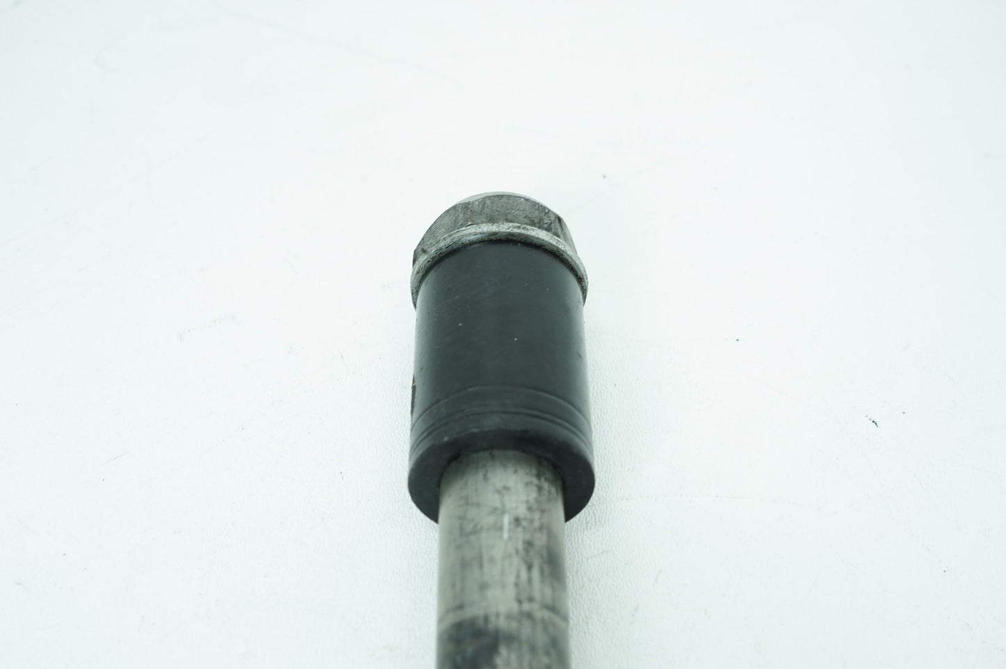 2007 - 2017 Harley-Davidson Dyna Low Rider Rear Wheel Axle Bolt Shaft 41114-08