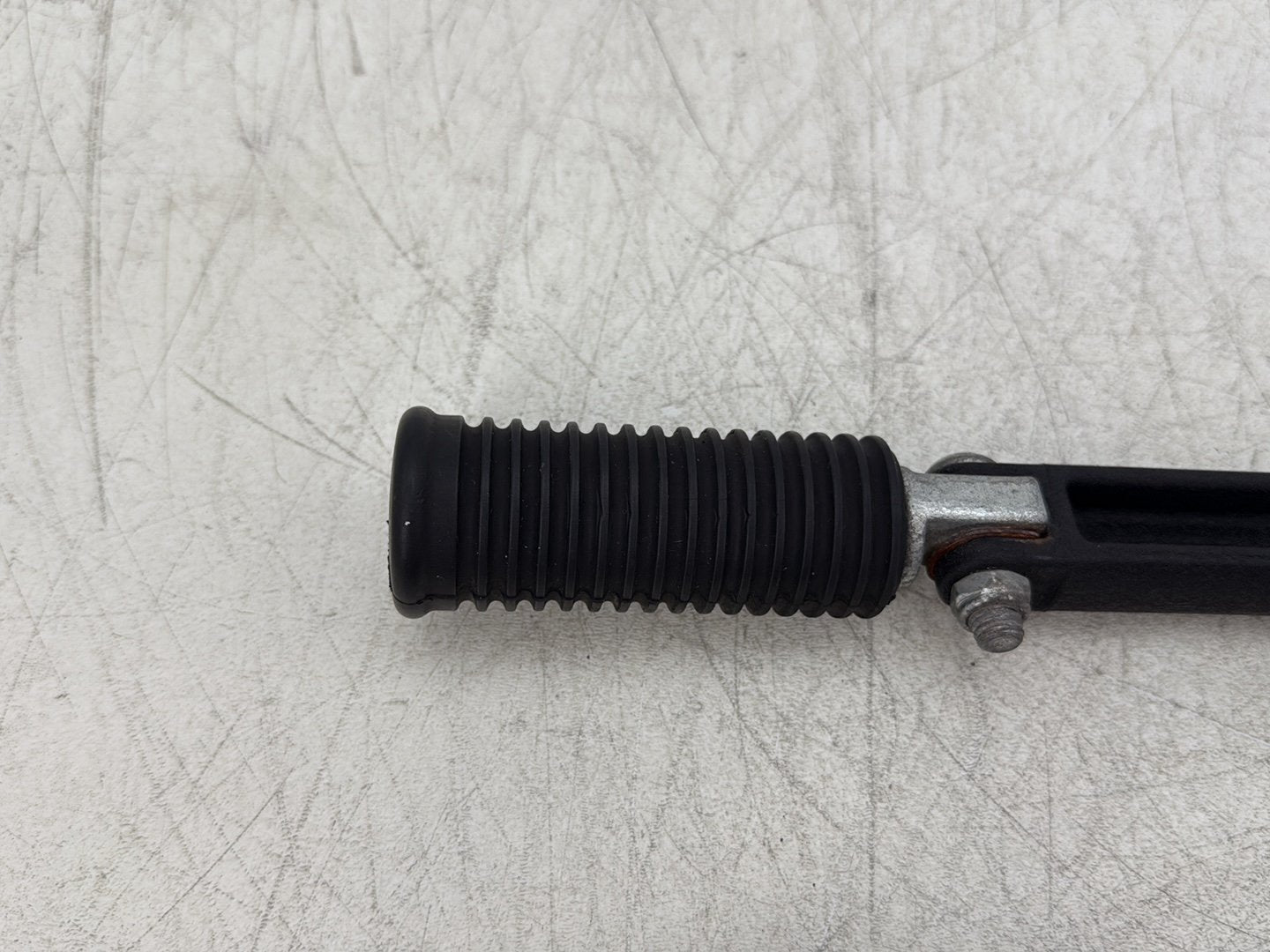 2012 Harley Dyna Super Glide Custom FXDCI OEM Passenger Left & Right Foot Pegs