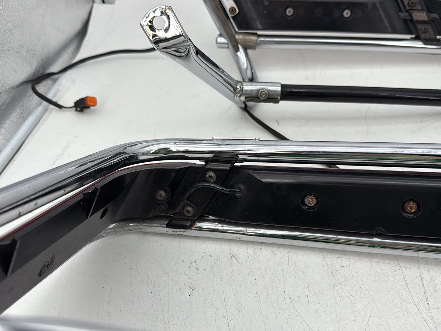 1995 Harley Touring FLHTCI Electra Glide Classic OEM Rear Left Right Saddlebag Guard Rails Bar