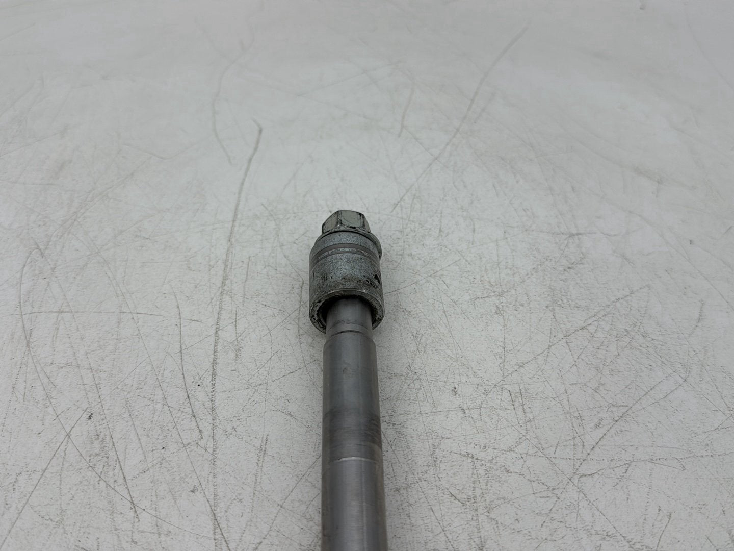 1995 Harley Touring FLHTCI Electra Glide Classic OEM Front Wheel Axle Bolt Shaft