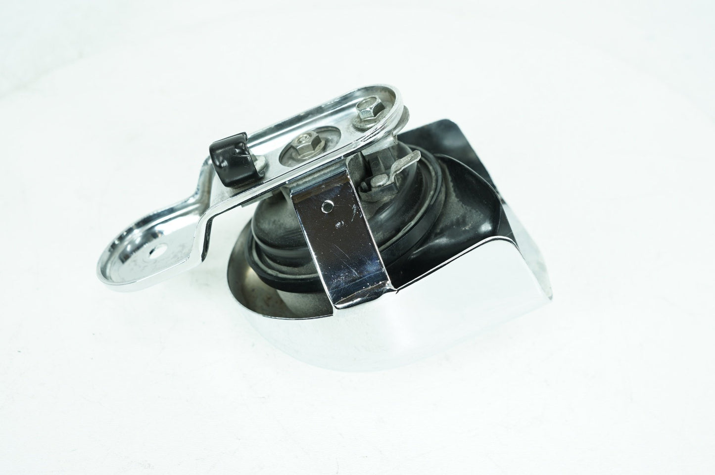2007 - 2012 Harley-Davidson Softail Custom Horn Signal Klaxon Chrome Cover 69012-93A