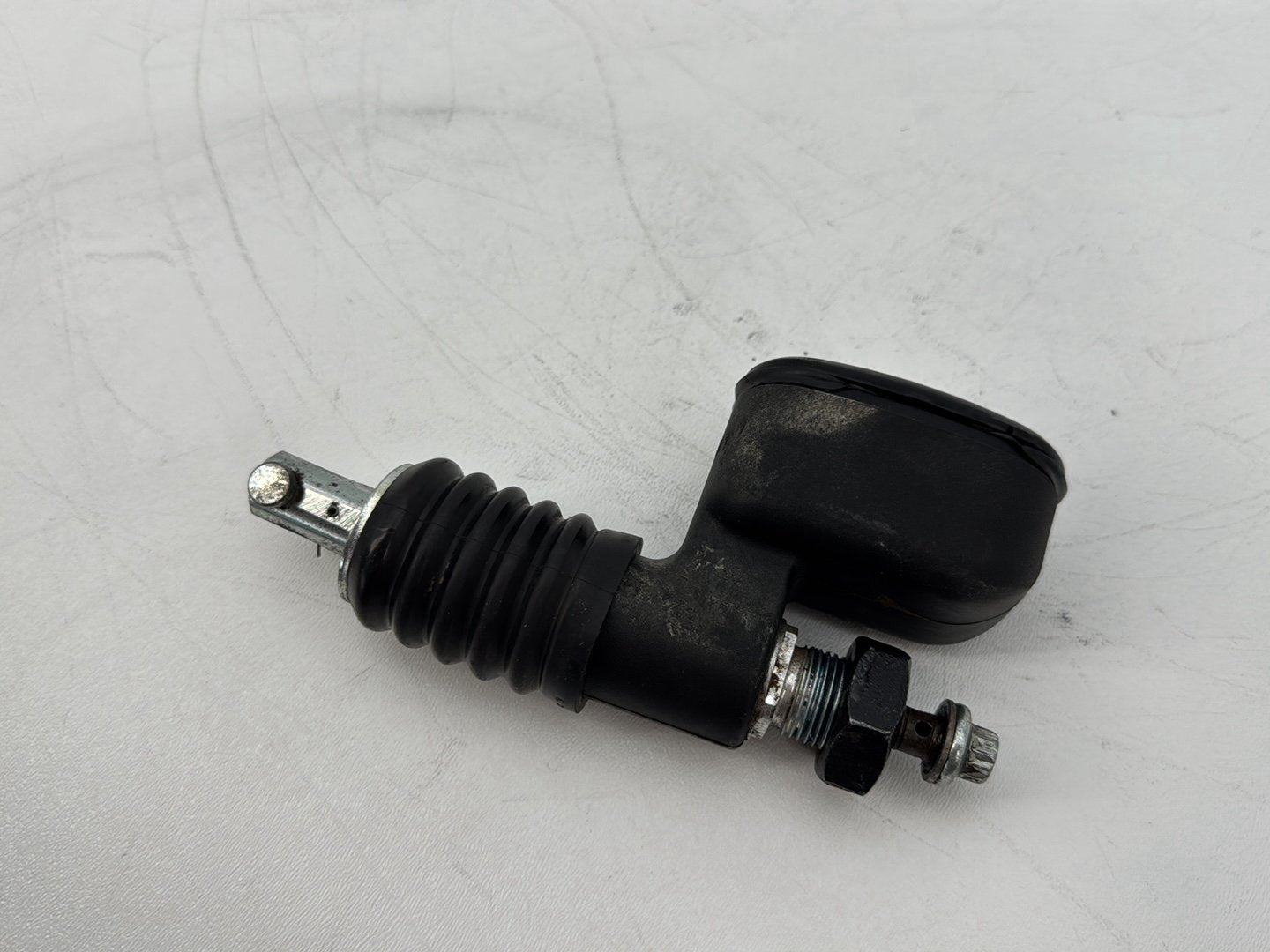 1999 - 2006 Harley-Davidson Touring Electra Glide Classic Rear Brake Master Cylinder Reservoir 41755-99D