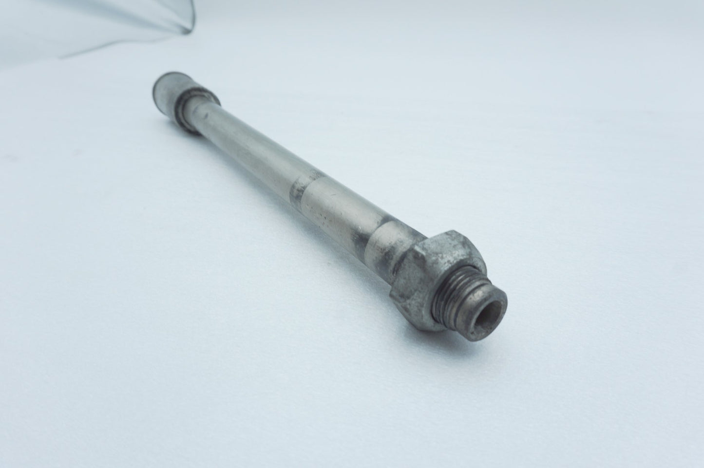 2008 - 2016 Harley-Davidson Dyna Wide Glide Rear Wheel Axle Bolt Shaft 41547-07A