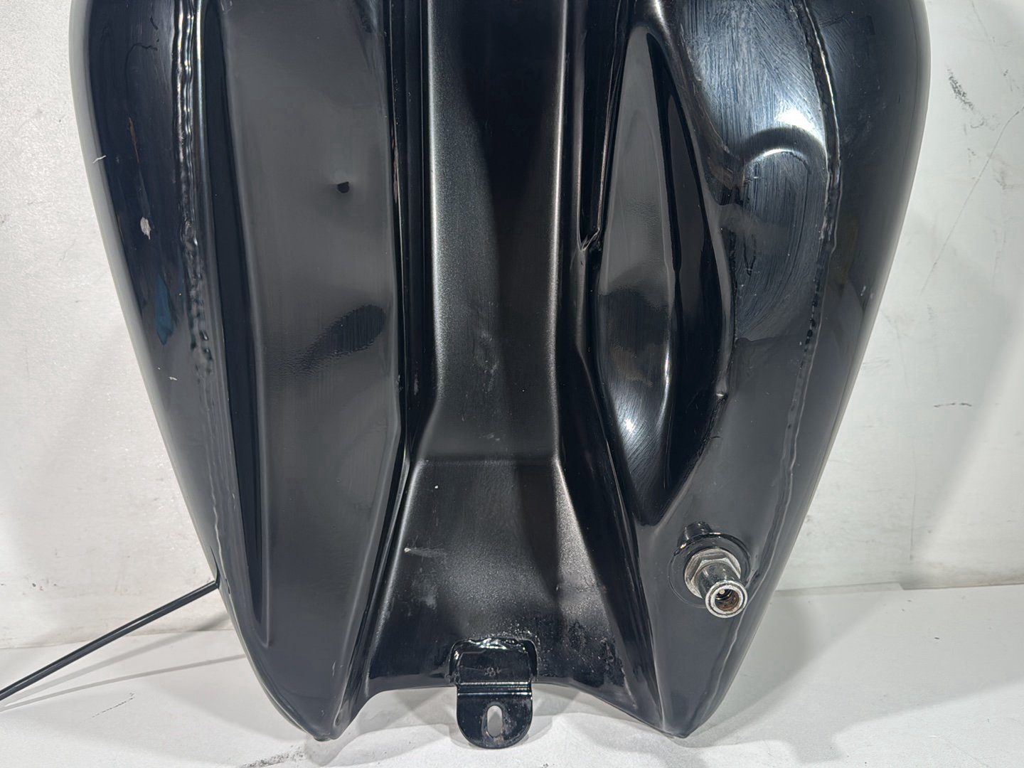 2007 Harley Street Glide Touring FLHX OEM Fuel Gas Tank Gasoline Reservoir