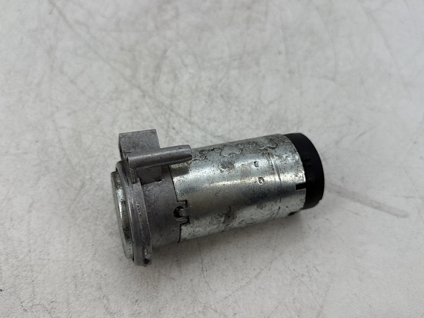 2005 Harley Electra Glide Touring Ultra FLHTCUI OEM EVAP Vapor Charcoal Fuel Emission Canister
