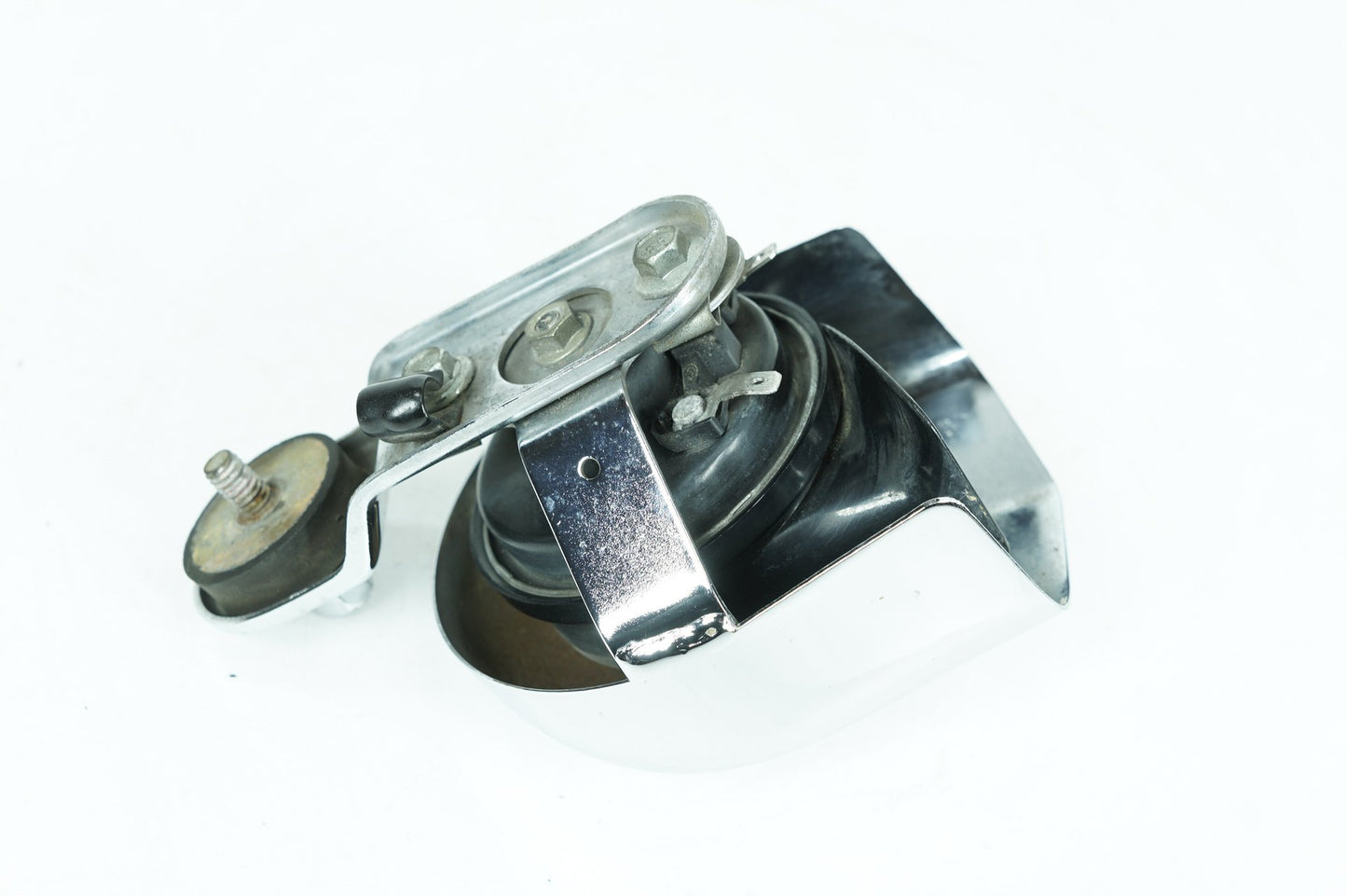 1999 - 2006 Harley-Davidson Softail Fat Boy Horn Signal Klaxon Chrome Cover 69012-93A