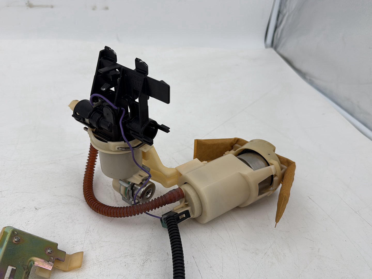 1999 - 2006 Harley-Davidson Dyna Super Glide Gas Gasoline Fuel Petrol Pump Sending 75243-04B